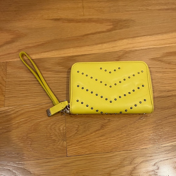 Never used Stuart weitzman wristlet / wallet! 💛 - Picture 4 of 8